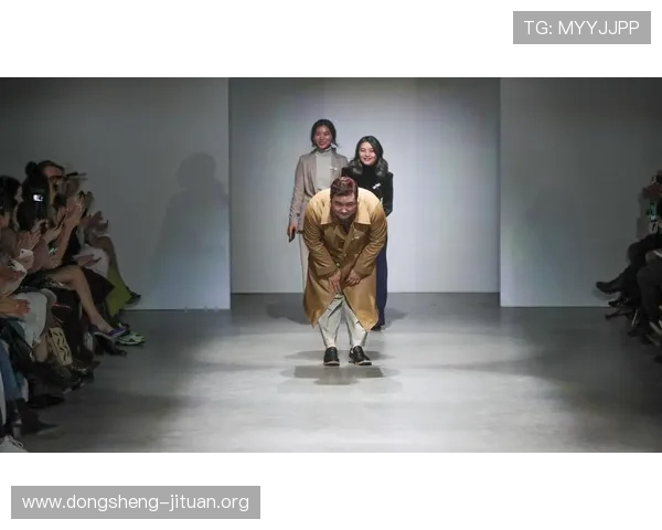 纽约国际时尚周引领潮流风尚，展示全球设计师的创意与风采